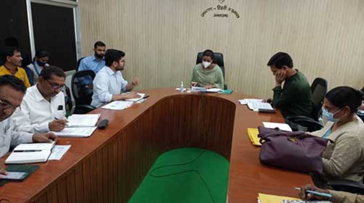 Breaking:DM मीटिंग में नदारद रहे घनसाली PWD एक्शन, फ़िर DM ने दिया रिएक्शन,,,