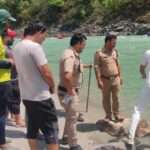 बिग ब्रेकिंग: ऋषिनगरी के गंगा घाटों पर दो पर्यटक डूबे, सर्च अभियान जारी,,
