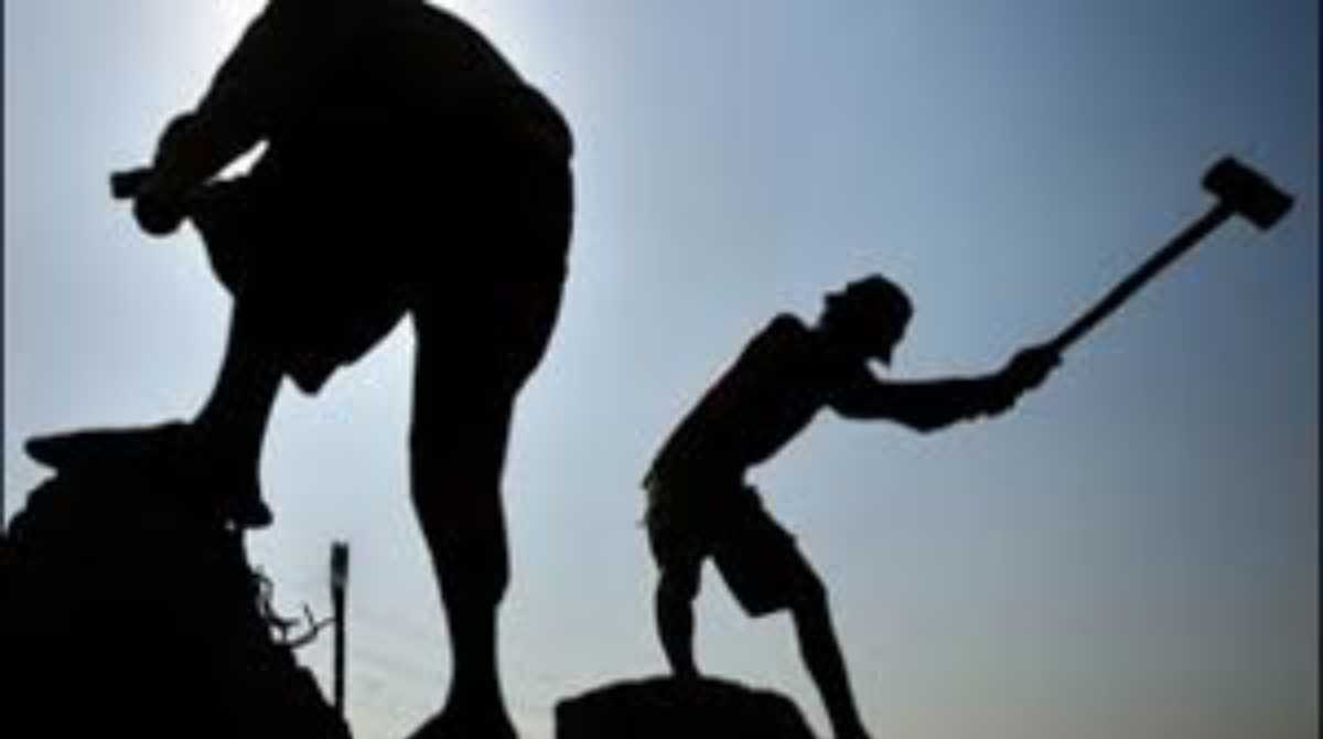 यहां बाहर से आकर मजदूरी करने वालों को कराना होगा रेजिस्ट्रेशन, जानें डिटेल्स…