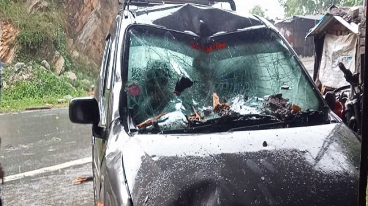 उत्तराखंड में मौसम ने ली करवट, बारिश ने दुकानों में भरा पानी, तो आंधी से गिरे पेड़, उड़ी छत…