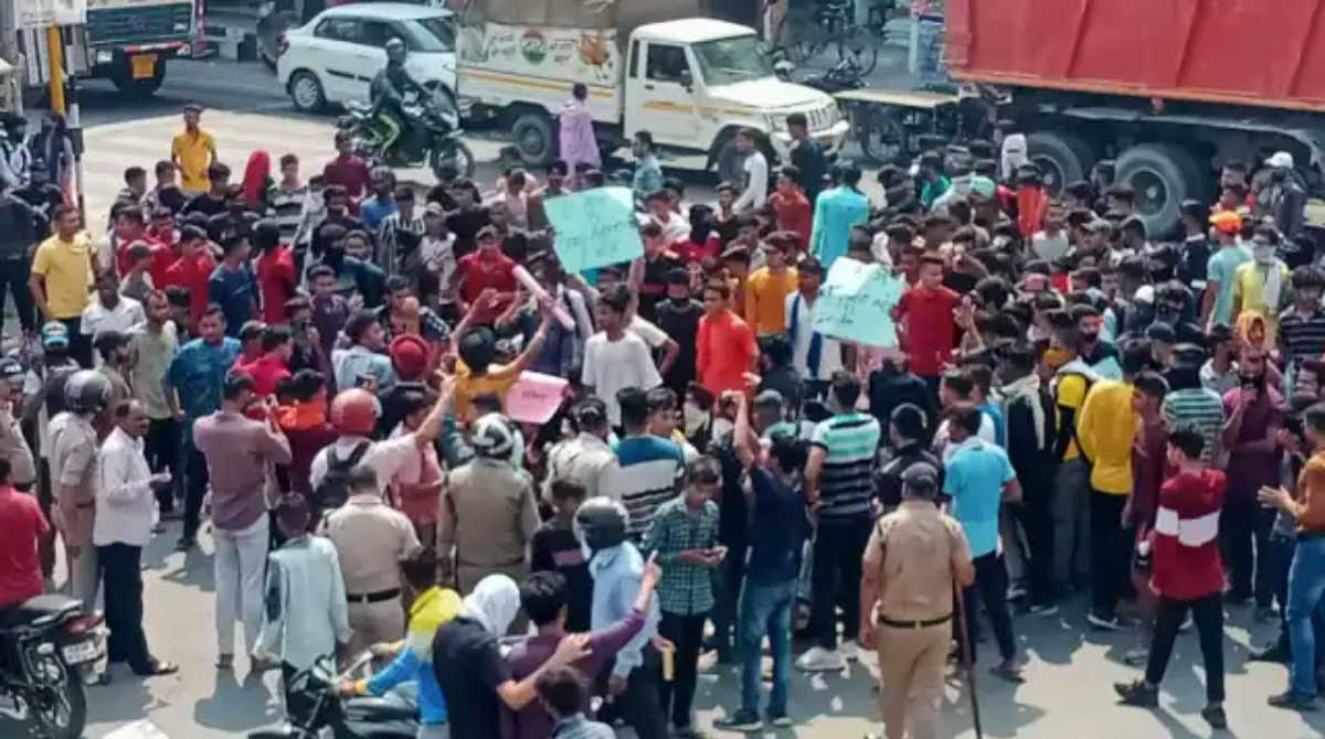 उत्तराखंड में भी सड़को पर युवा, अग्निपथ योजना के विरुद्ध आक्रोश…