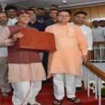 उत्तराखंड सरकार ने सदन में पेश किया बजट, आसान बिंदुओं में जानें किसे मिला क्या…