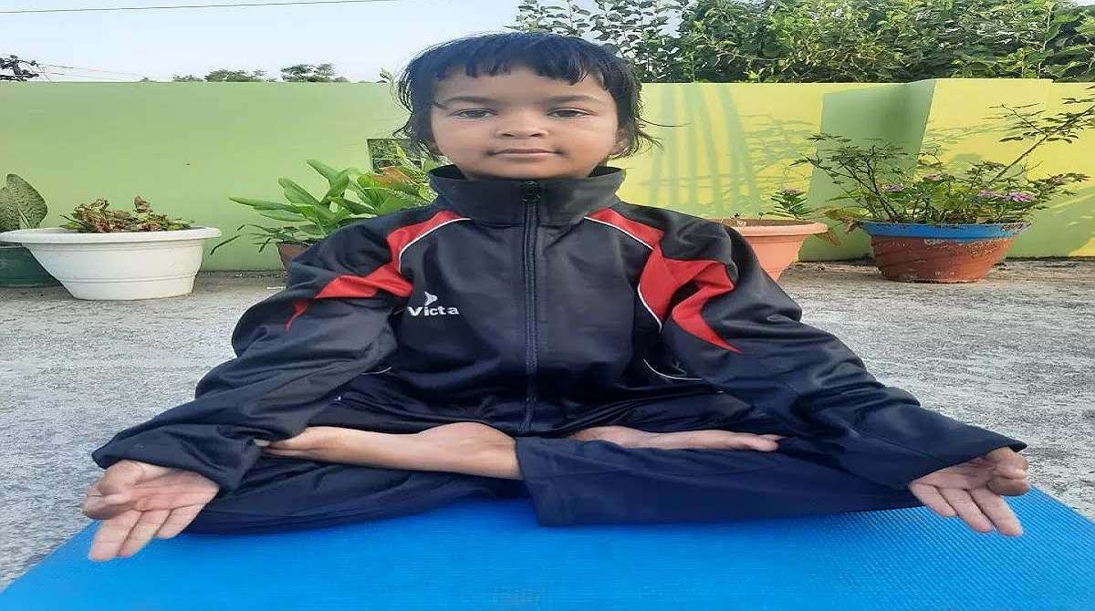 पीएम मोदी के साथ योग करेगी उत्तराखंड की बेटी, पिता है माली…