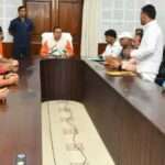 फिल्म उद्योग से जुड़े प्रदेश के कलाकारों ने सीएम से की मुलाकात, इन मुद्दों पर हुई बात…