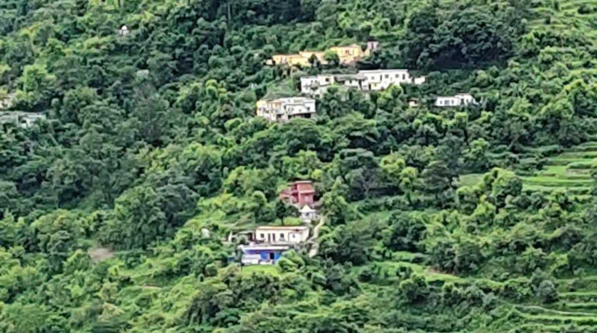 उदासीनता: विकास कार्यों का ढिंढोरा पीटने वाले जनप्रतिनिधियों जरा यहां भी सम्मान दें, घोषणा तक सीमित न रहें…