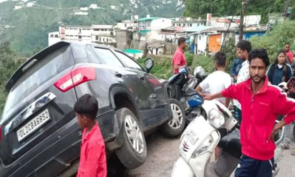 हादसा: मसूरी-देहरादून मार्ग पर बड़ा हादसा, कई वाहन हुए क्षतिग्रस्त…