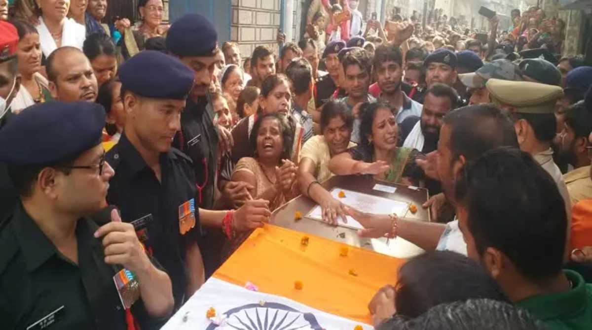 उत्तराखंडः तिरंगे में लिपटा आया जवान का पार्थिव शव, क्षेत्र में शोक की लहर, परिजन बेसुध…