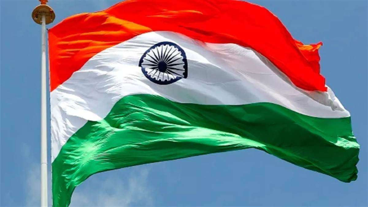 देहरादून ट्रैफिक पुलिस को यहां जमा कराएं अपना तिरंगा, पढ़ें पूरा प्लान…