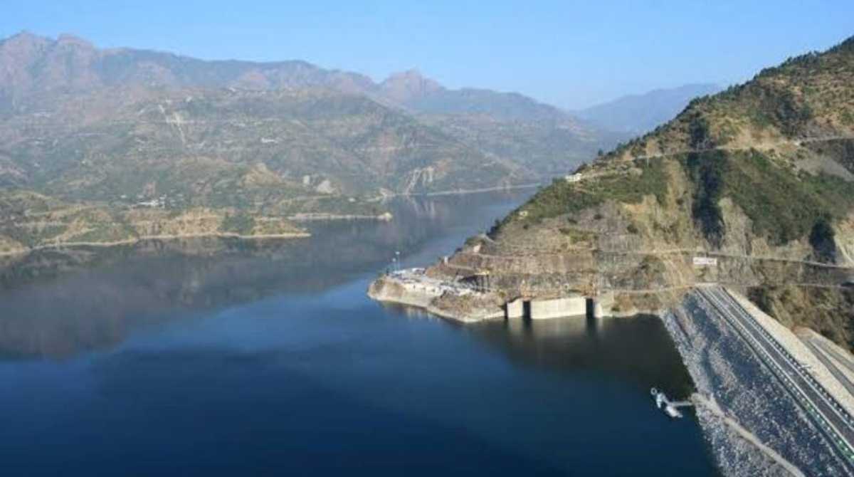 टिहरी बांध की झील का बढ़ता जलस्तर बन रहा ग्रामीणों की परेशानी का सबब…