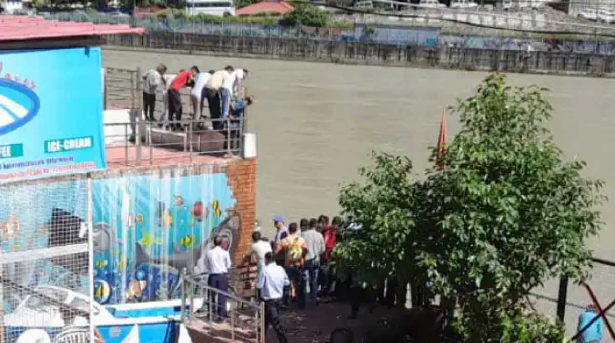 उत्तराखंडः भागीरथी नदी में डूबा 15 साल का किशोर, सेल्फी लेते समय फिसला पैर…