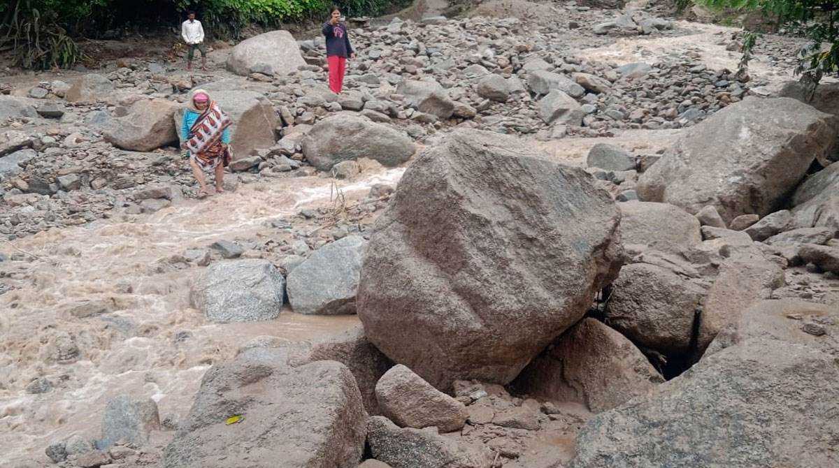 रुद्रप्रयाग में बारिश- भूस्खलन ने मचाई तबाही, घरों में आया मलबा…