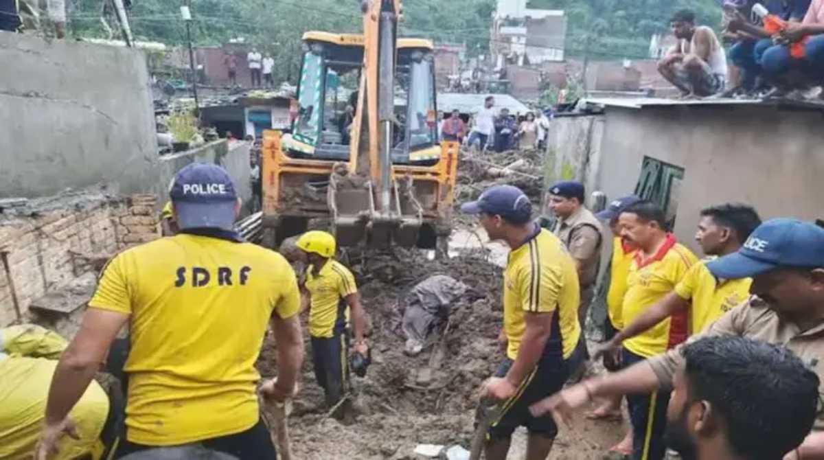 देहरादून में बारिश का कहर, ढ़हा मकान, तीन लोगों की मौत…