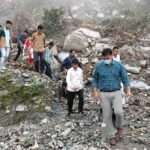 टिहरीः आपदा के तीन दिन बाद भी शवों के मिलने का सिलसिला जारी, पैदल आपदाग्रस्त क्षेत्रों में पहुंचे डीएम…