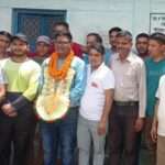 ढोल नगाड़ों व फूल मालाओं के साथ राजस्व उप निरीक्षक को विदाई, जनप्रतिनिधियों व व्यापार सभा ने किया आयोजन