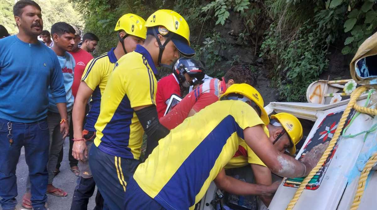 भीषण हादसा: नैनीताल में वाहन दुर्घटनाग्रस्त, दो लोग थे सवार…