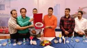 Bhimtal MLA Ram Singh Kaira welcomes Green Drive 3.0 (Noida-Bhimtal) on World Electric Vehicle Day