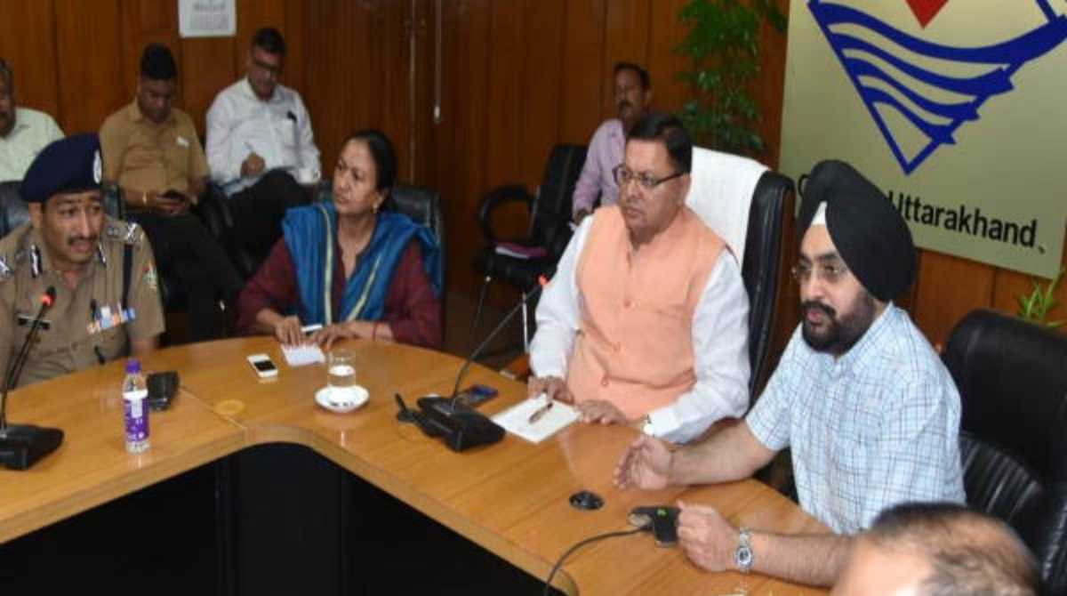 सीएम धामी की अधिकारियों के संग हाईलेवल मीटिंग, दिए ये निर्देश…