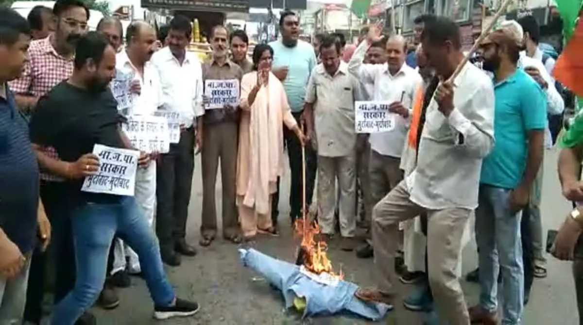 अंकिता मर्डर केस: बेटी को न्याय दिलाने के लिए सड़को पर उतरे लोग, आरोपियों की फांसी देने की मांग…