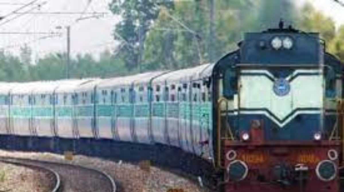 Uttarakhand News: ट्रेन को पलटाने की साजिश नाकाम, ऐसे टला हादसा…