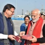 दो दिवसीय उत्तराखंड दौरे के बाद वापस लौटे पीएम मोदी, सीएम धामी ने की ये भेंट…