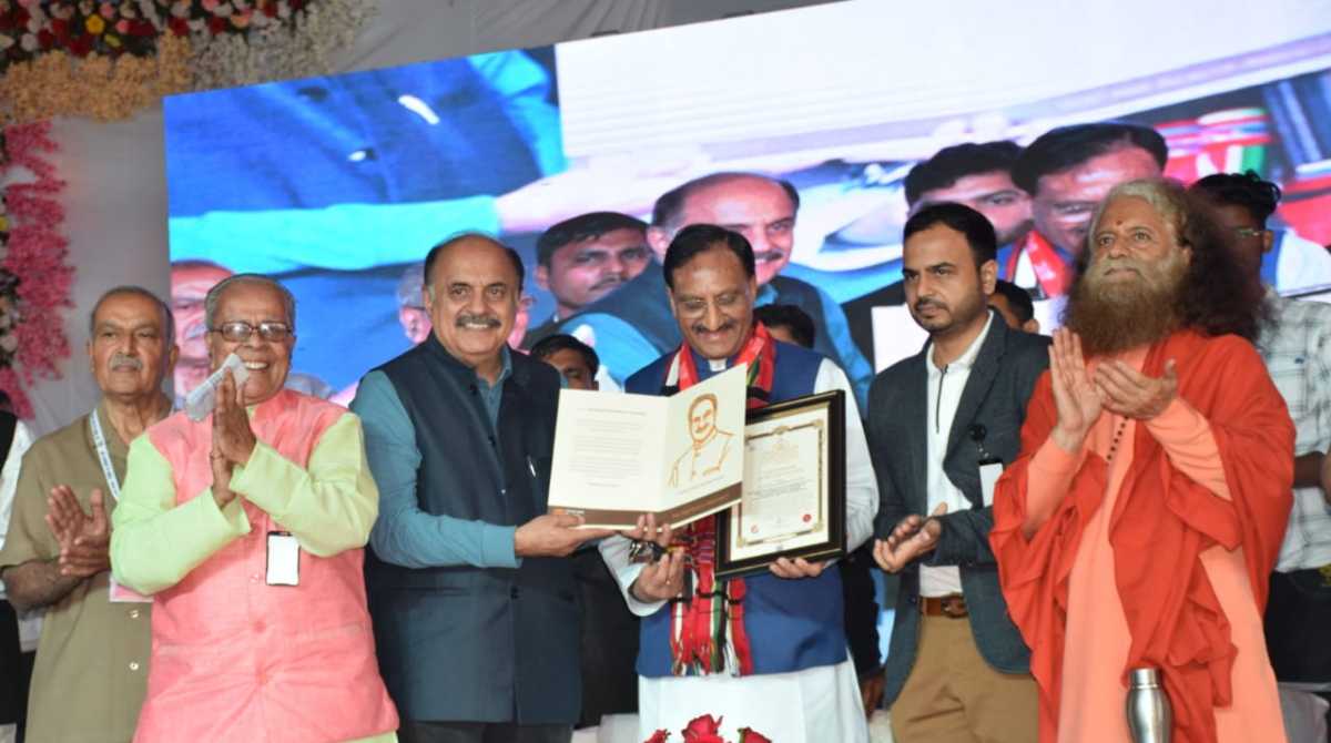 दो दिवसीय अंतरराष्ट्रीय साहित्य महाकुंभ का परमार्थ निकेतन परिसर में शुभारंभ…