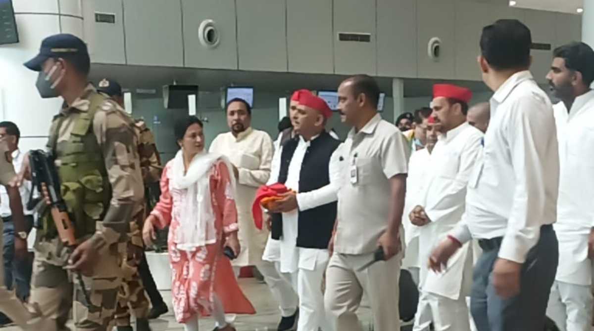 सपा नेता अखिलेश यादव पिता मुलायम की अस्थियां विसर्जित करने पहुंचे हरिद्वार…