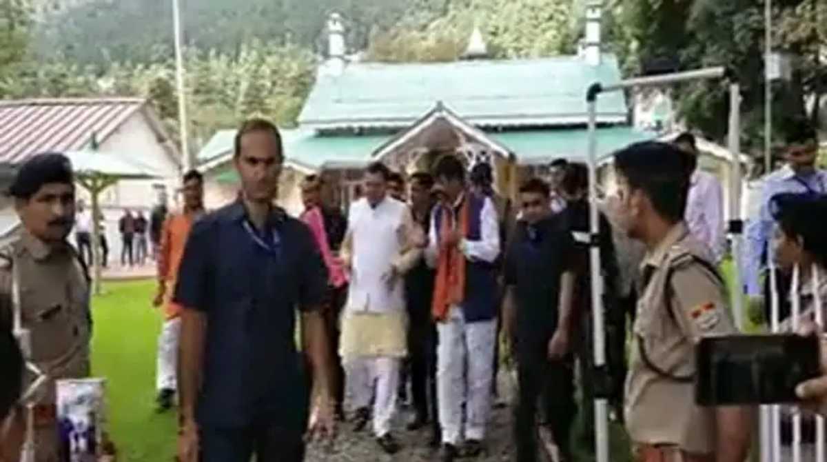 सीएम धामी आज तीन दिवसीय दौरे पर नैनीताल पहुंचे, इस बैठक में हुए शामिल, की अपील…