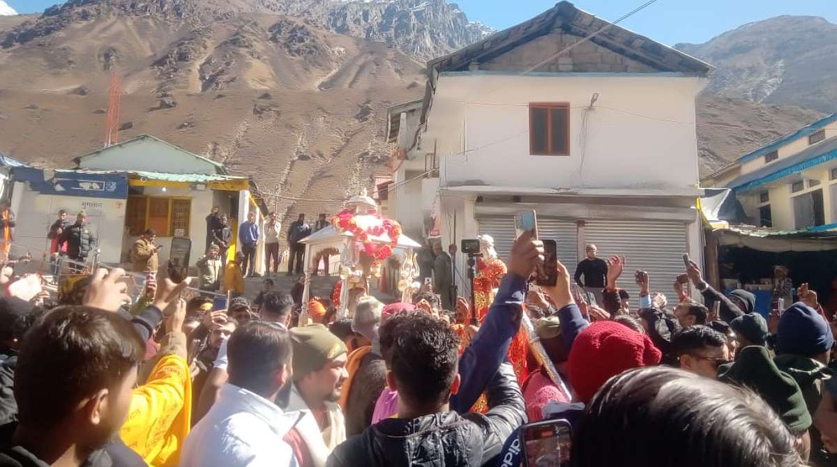 इस सीजन पंद्रह लाख इकसठ हजार से अधिक तीर्थयात्रियों ने किए भगवान केदारनाथ के दर्शन…