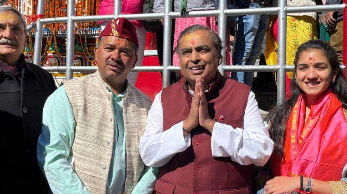 केदारनाथ दर्शन करने पहुंचे उद्योगपति मुकेश अंबानी…