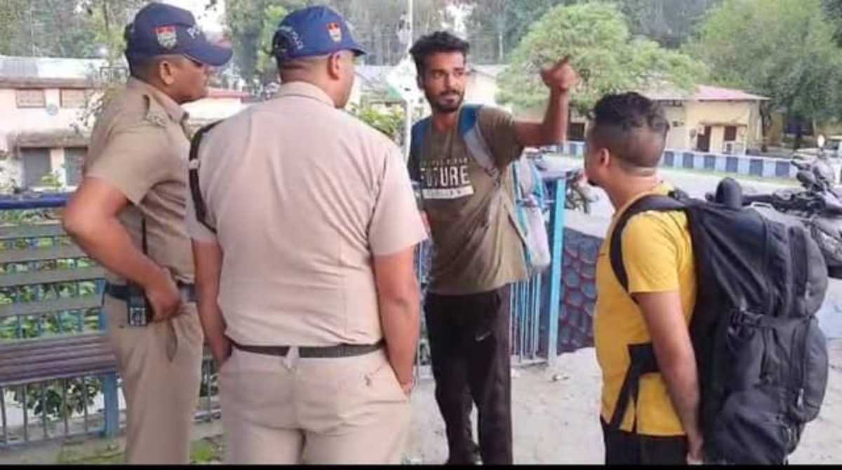 नौकरी को आए दो युवक व एक युवती को साइबर ठगो ने बनाया बंधक, ऐसे हुआ खुलासा…