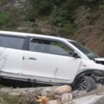 टिहरी में कार दुर्घटनाग्रस्त, तीन लोग थे सवार, मची चीख-पुकार…