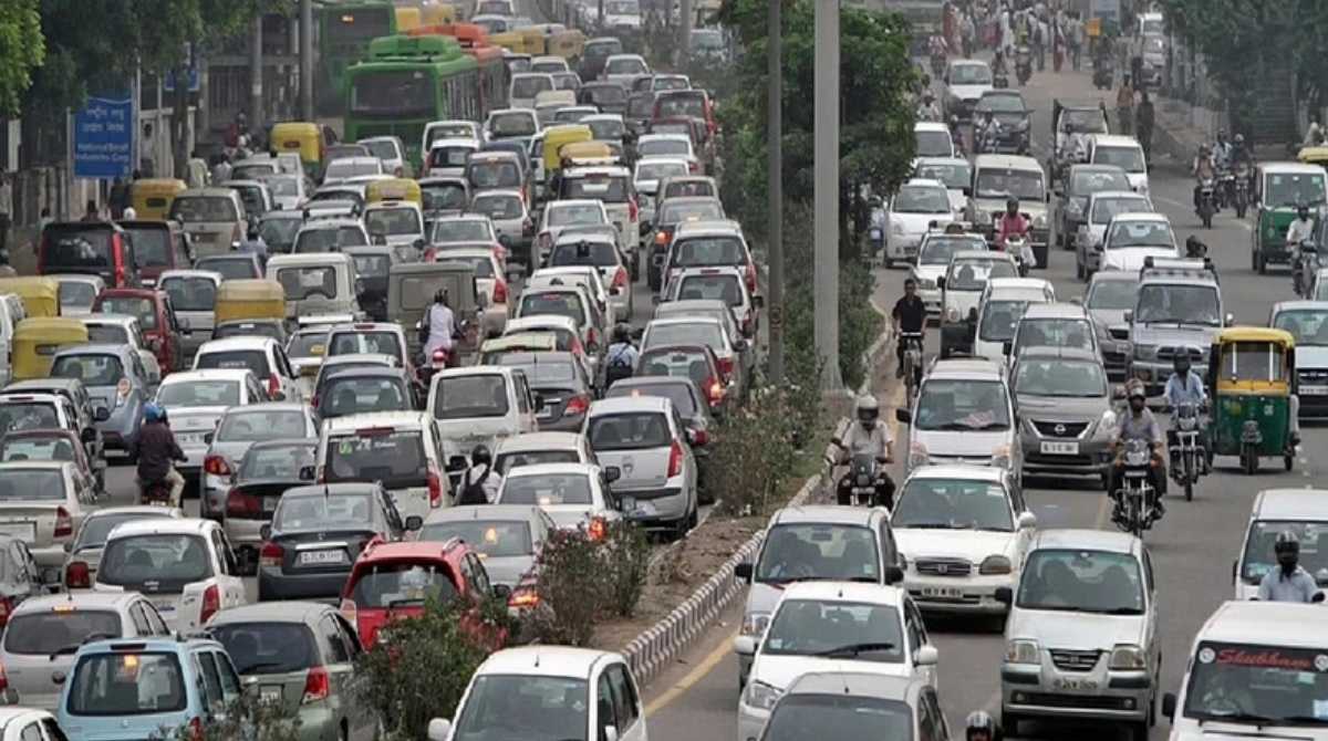 मंहगाई की मार: 1 अप्रैल से यात्री वाहनों और माल भाड़े का बढ़ेगा किराया…