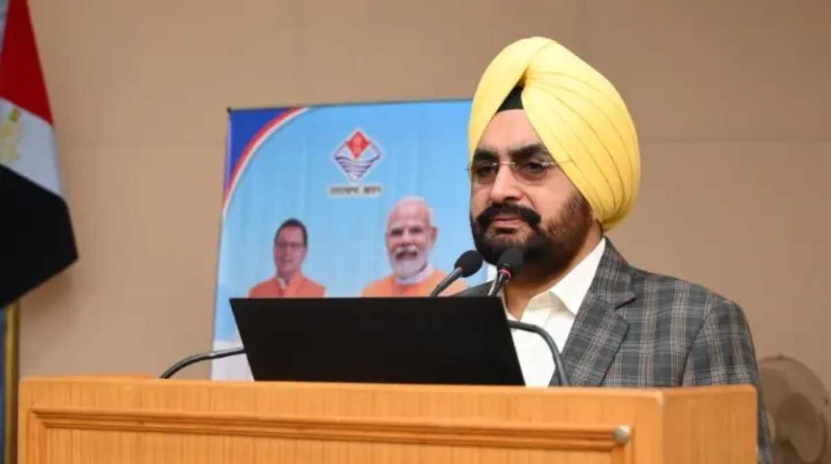 CS ने की शिक्षा विभाग के अधिकारियों के साथ बैठक, दिए ये महत्वपूर्ण निर्देश…