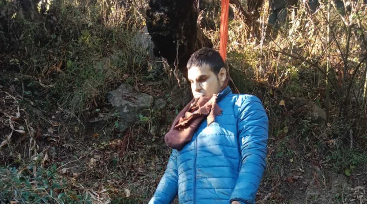 टिहरीः संदिग्ध परिस्थितियों में फांसी पर लटका मिला अज्ञात का शव, जांच में जुटी पुलिस…