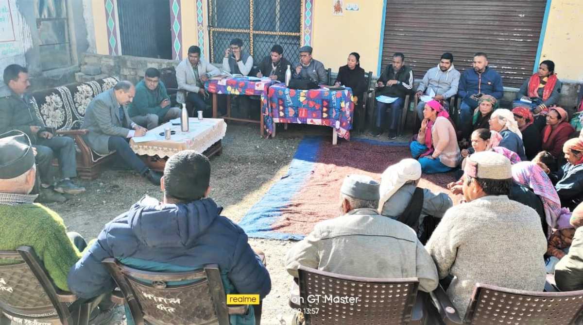 जीवन्त ग्राम योजना के तहत CDO ने जनप्रतिनिधियों एवं ग्रामीणों से किया सीधा संवाद…