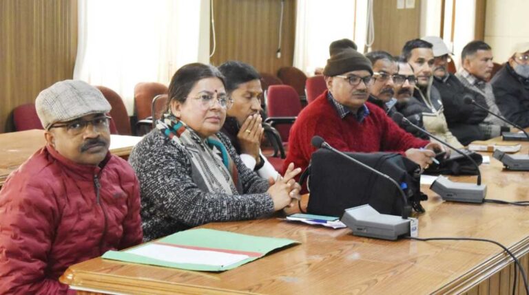 आठ जनवरी को होगी राजस्व उपनिरीक्षक/लेखपाल परीक्षा, अधिकारियों को दिए