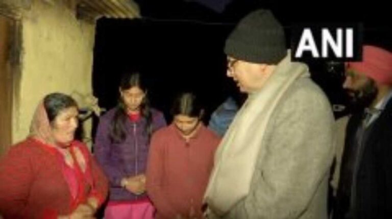 जोशीमठ पहुंचे सीएम धामी, मुआवजे से लेकर ध्वस्तिकरण और विकास