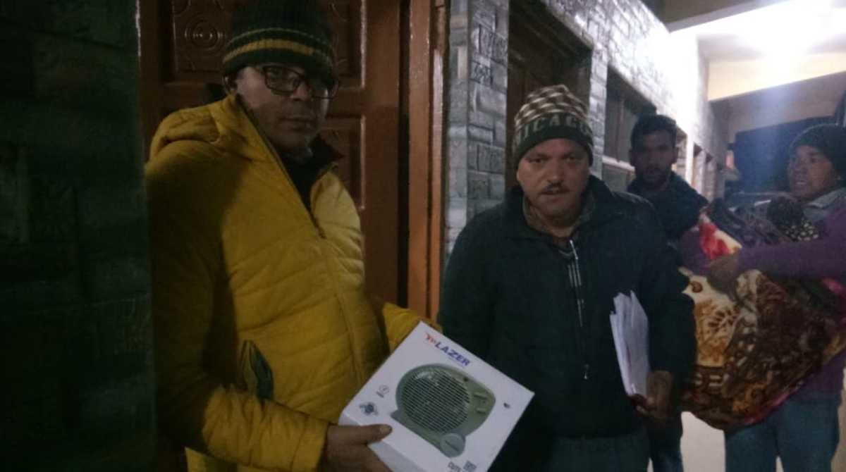 जोशीमठ प्रभावितों के रहने-खाने एवं ठंड से बचाव हेतु पर्याप्त संख्या में कई गई है हीटर एवं ब्लोअर की व्यवस्था…