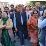 पूर्व मुख्यमंत्री हरीश रावत ने बेरोजगारों के समर्थन में निकाली नंगे पांव पदयात्रा…