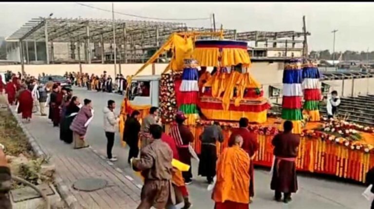 मोन्सटिक संस्थान मांडुवाला के मठाध्यक्ष लूडिंग खेनबो लामा का पार्थिव