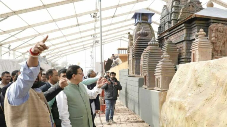 सीएम ने किया राज्य की चयनित &ldquo;मानसखण्ड&rdquo; की झांकी का