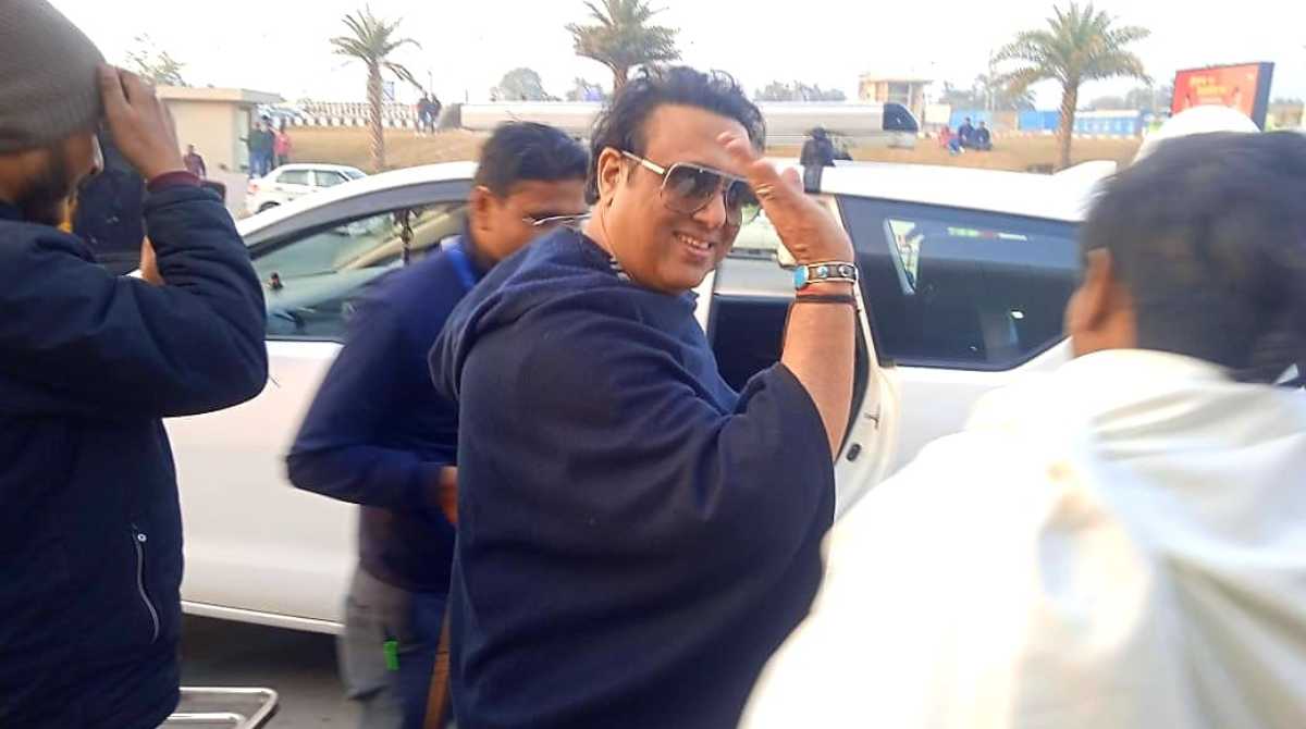 जौलीग्रांट एयरपोर्ट पर फ़िल्म स्टार गोविंदा को देख उमड़ें प्रशंसक&hellip;