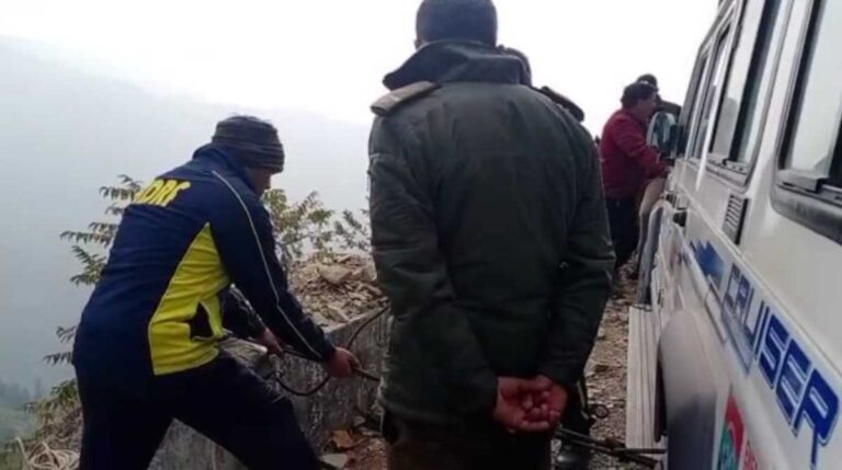 टिहरी: कार दुर्घटनाग्रस्त होने से तीन लोगों की मौत&hellip;