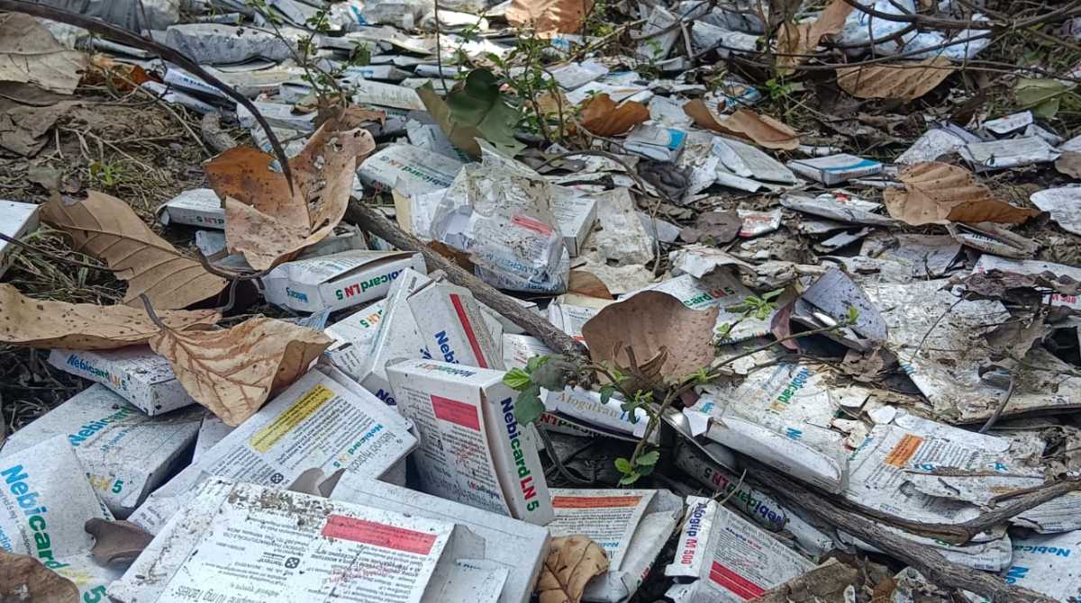 देहरादूनः अब राष्ट्रीय राजमार्ग किनारे भारी मात्रा में फेंकी गई दवाईयां, वन्य जीवों को खतरा…