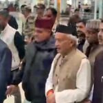 भगत सिंह कोश्यारी के स्वागत को एयरपोर्ट पर लगा नेताओं को जमावड़ा…