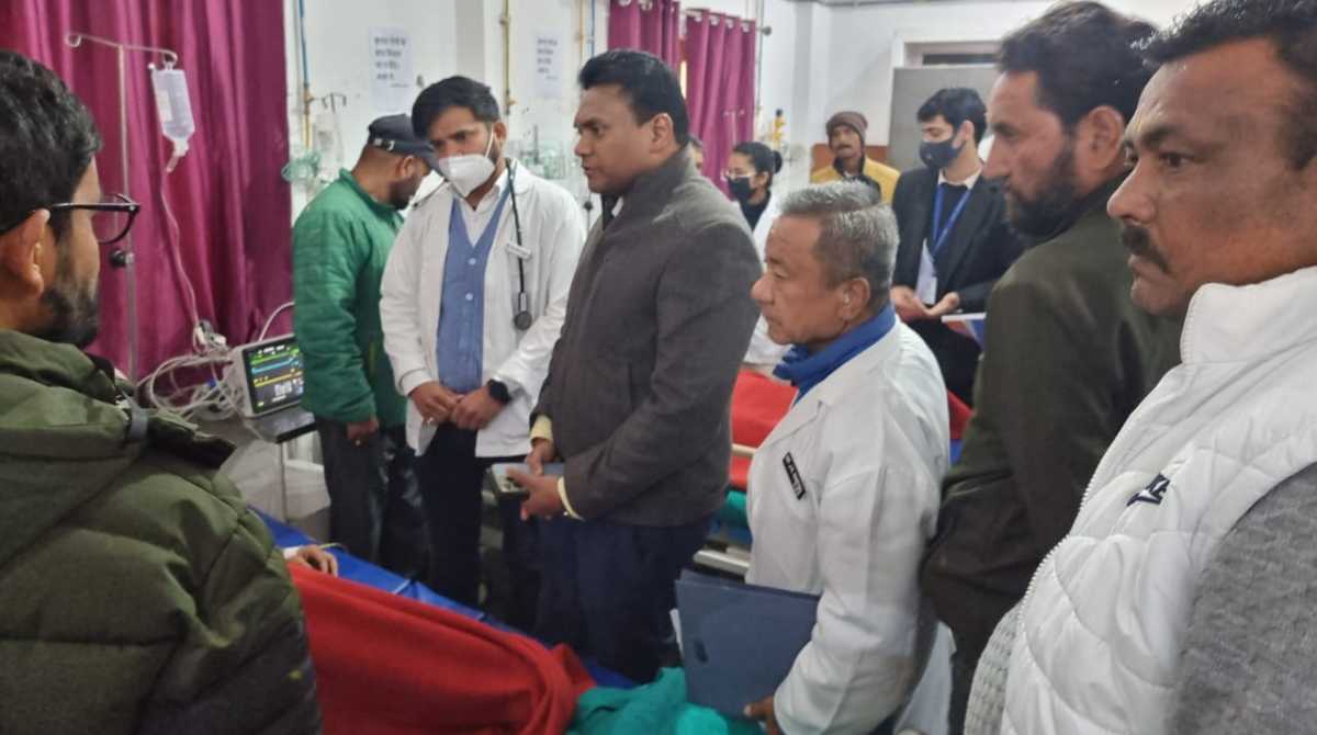 पिथौरागढ़ दौरे पर पहुंचे स्वास्थ्य सचिव, बेस अस्पताल का निरीक्षण कर दिए ये निर्देश…