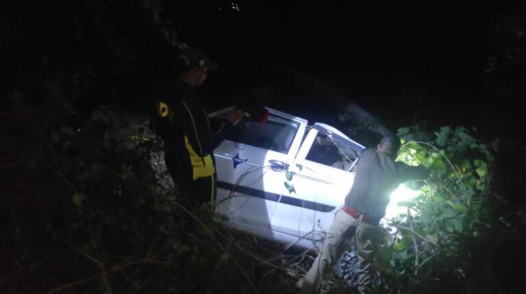 उत्तराखंड में यहां गहरी खाई में गिरा वाहन&hellip;