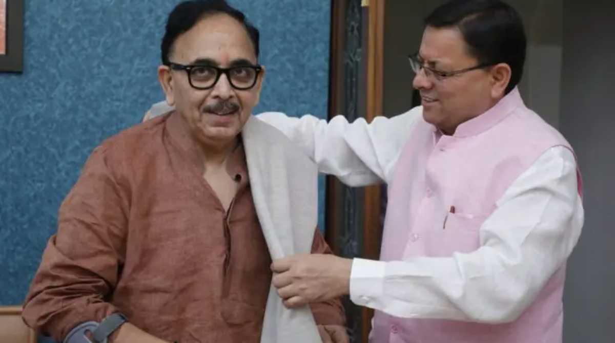 दिल्ली दौरे पर पहुंचे सीएम धामी, इलेक्ट्रिक व्हीकल चार्जिंग स्टेशन बनाने का किया अनुरोध…