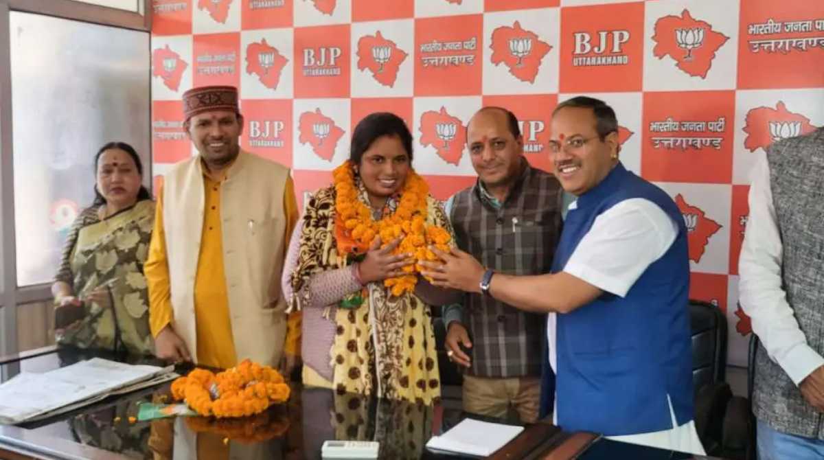 उत्तराखंडः कांग्रेस की जिला पंचायत सदस्य ने थामा बीजेपी का दामन…