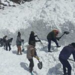 केदारनाथ धाम में बार-बार मौसम खराब होने से कर्मियों को हो रही परेशानी, मार्ग खोलना बड़ी चुनौती…